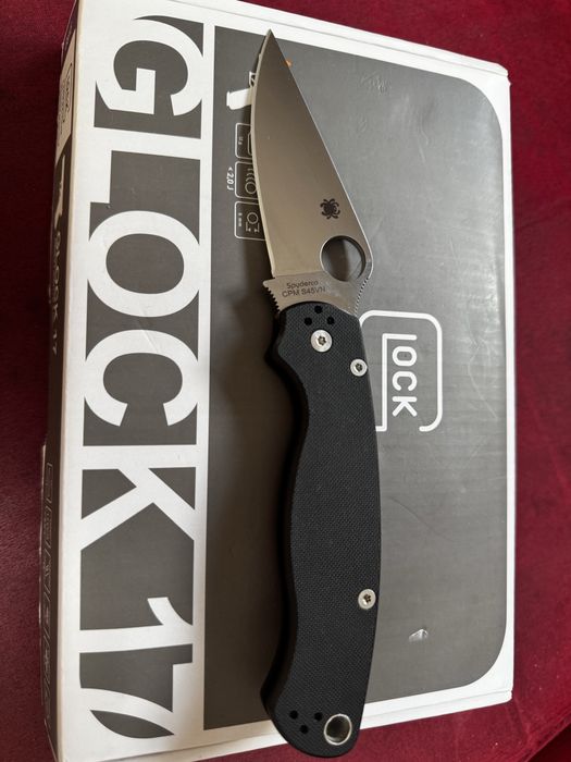 Nóż Spyderco Para military 2