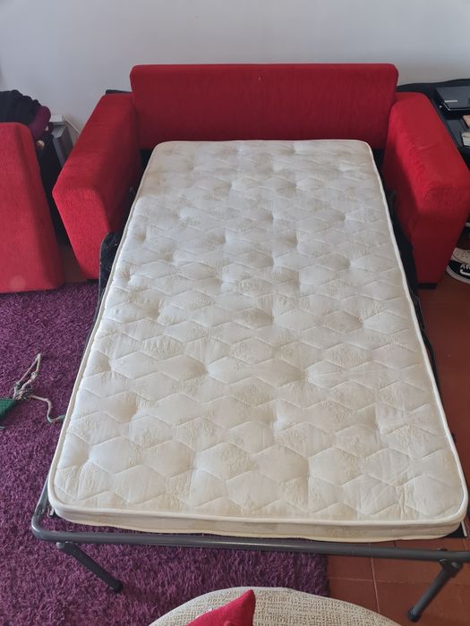 Sofá cama vermelho