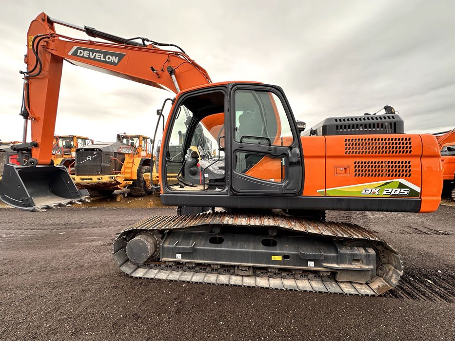 Новий гусеничний екскаватор Develon 205 Без напрацювання
