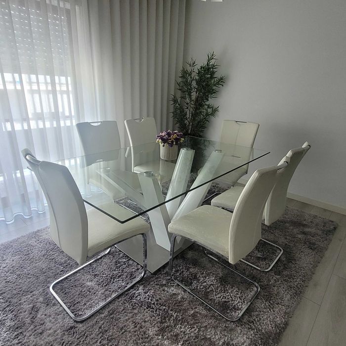 Mesa de jantar + 6 cadeiras