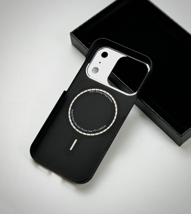 Чехол из карбона iPhone 17 Pro + Magsafe