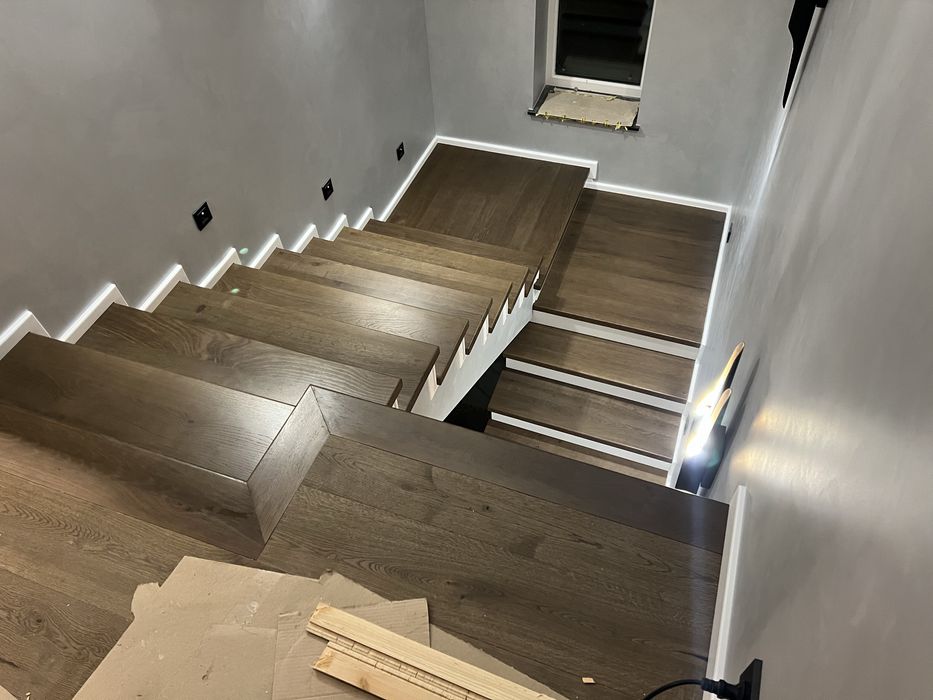 Дерев‘яні сходи.