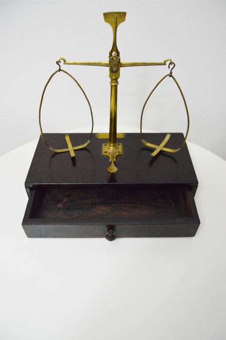 Balança de Farmácia Antiga.