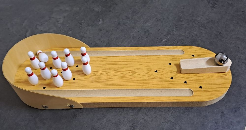 Jogo  Bowling de tabuleiro.  Está como novo
