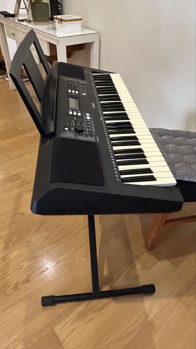 Teclado Yamaha PSR-E363 - 61 teclas, 622 vozes - Perfeito estado funcional
