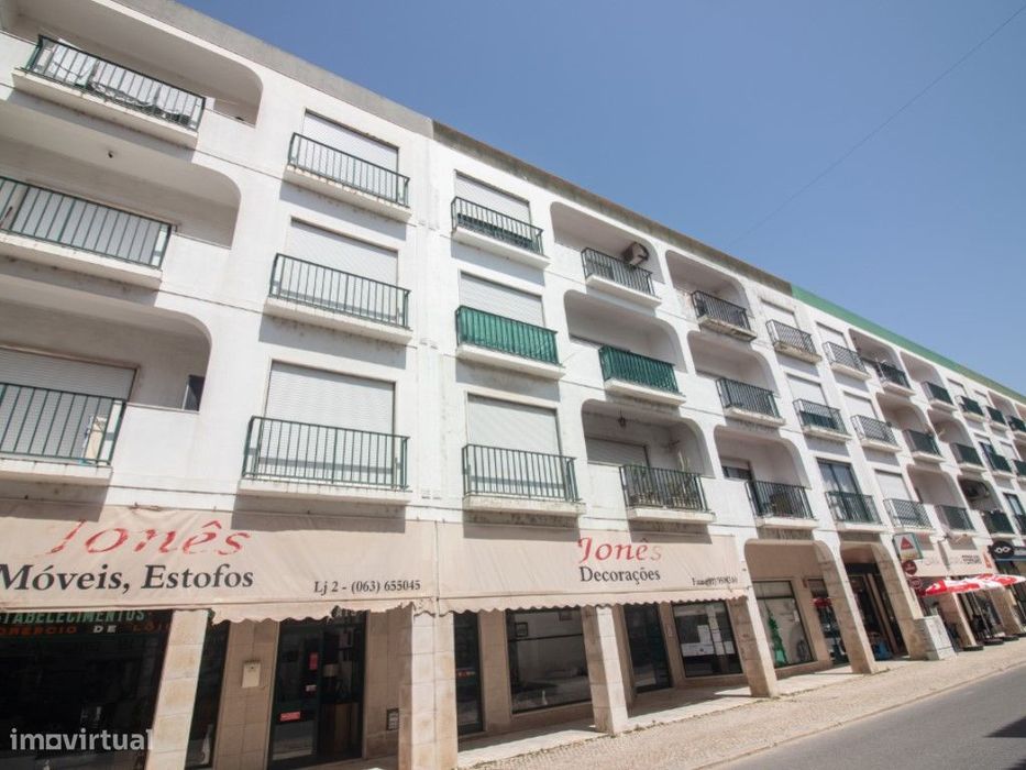 T3 para Remodelar no Centro de Samora Correia | Excelente Potencial