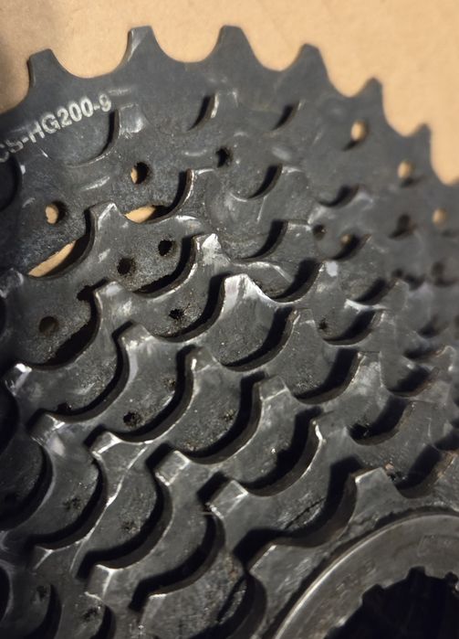 Zestaw SHIMANO kaseta 9 biegów CS-HG200-9 + łańcuch CN-HG53