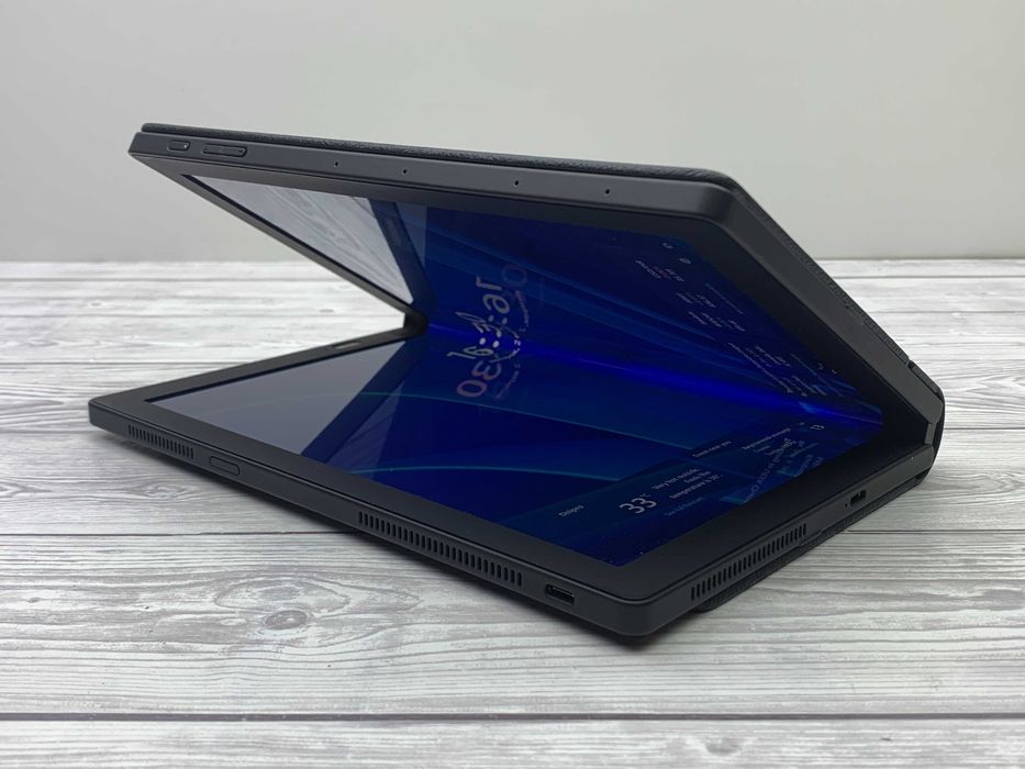 Lenovo ThinkPad X1 Fold G1 | 13.3" QHD+ Touch | i5 | 8GB | 512GB