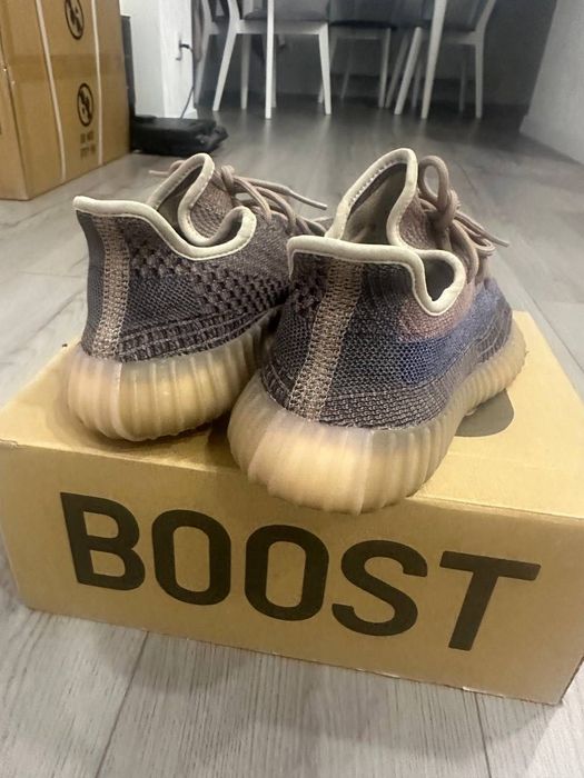 Yeezy boost 350 V2