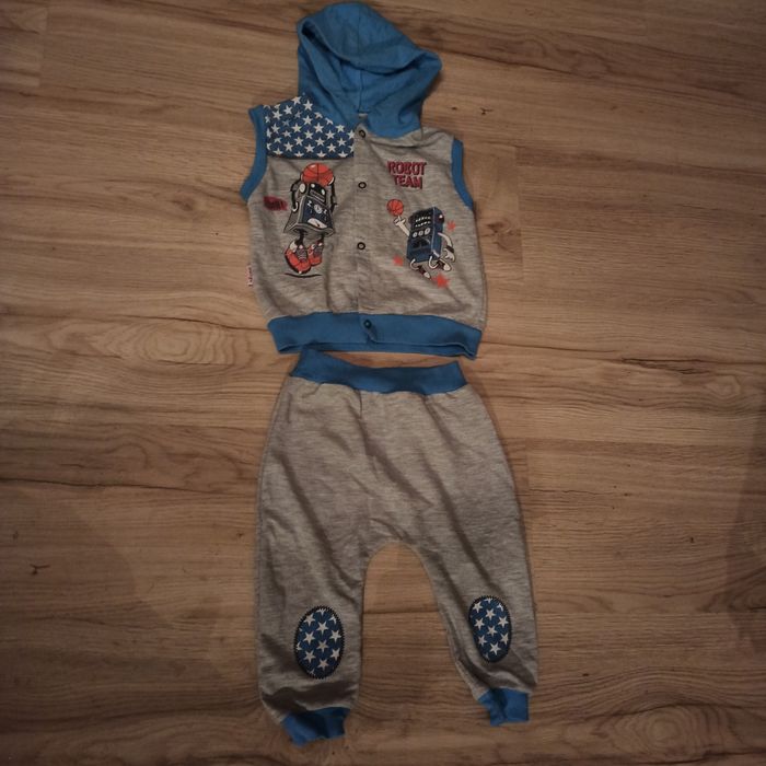 Ubranko kamizelka i spodnie rozmiar 74