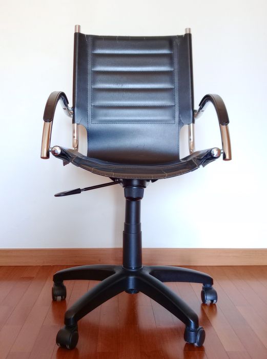 Cadeira elevatória, giratória de secretária escritório • recuperar