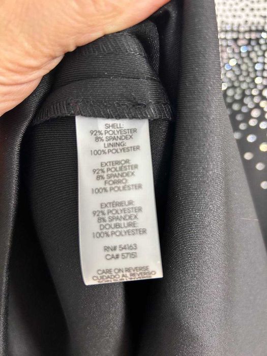 Елегантна сукня Calvin Klein зі стразами на урочистий захід