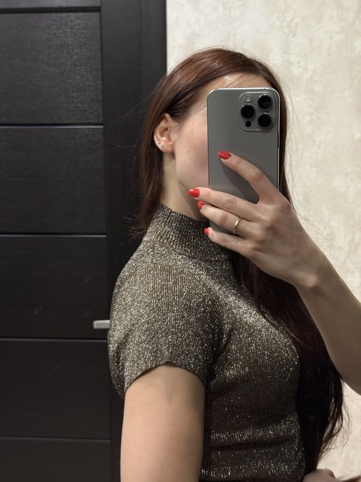 Блискуча кофтинка