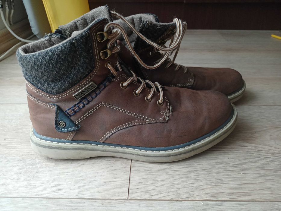 buty młodzieżowe/męskie rozm. 40