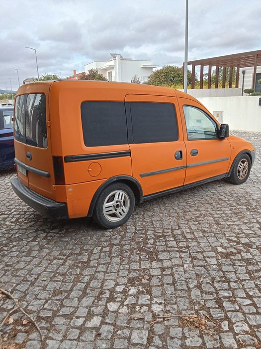 Opel Combo C 1.7 di Rio Maior • OLX.pt