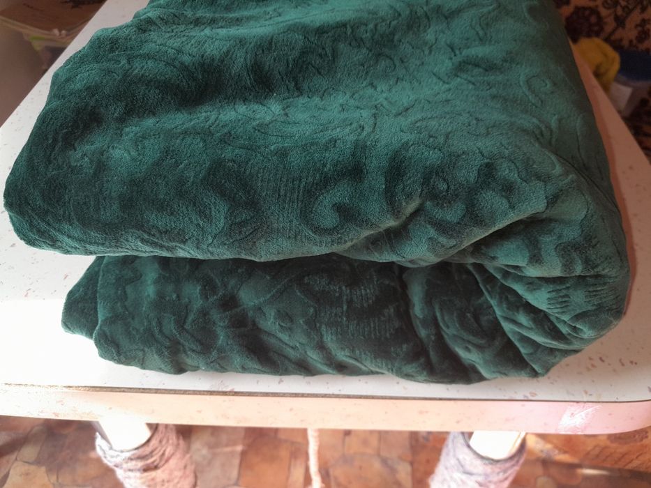 Продам ткань 1,3×4,8м, метр 400грн, вся за 1800грн