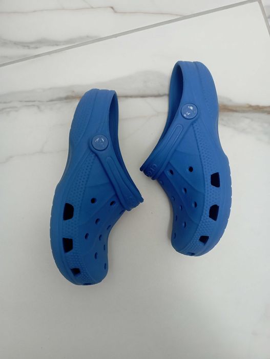 Легенькі Crocs у розмірі 12-13
