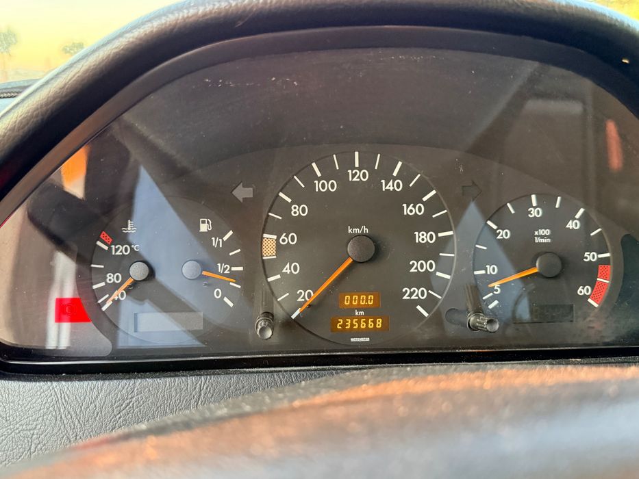 Mercedes C220 - 95