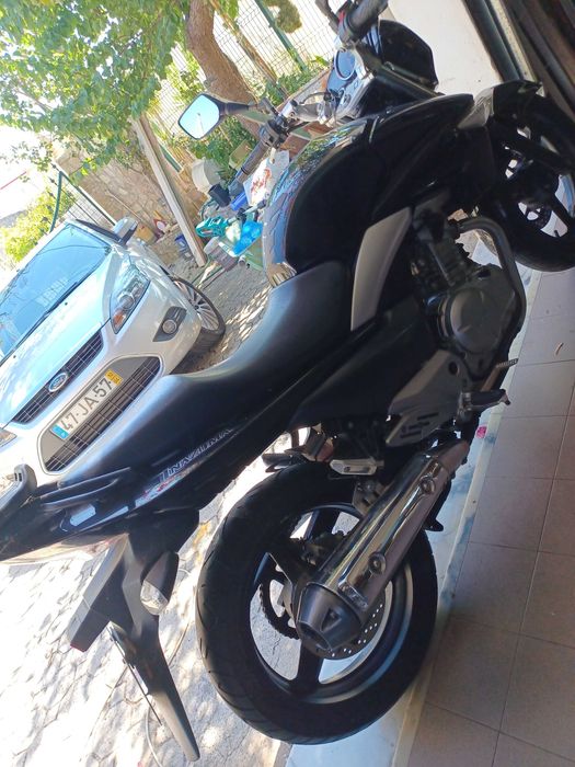 Moto Suzuki Inazuma 250