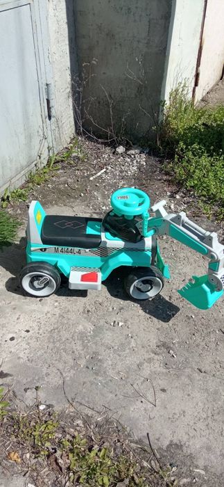 Продам детские машинки и велосипеды