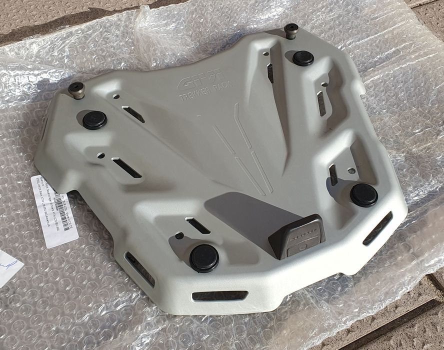 Base/suporte universal Givi Trekker outback