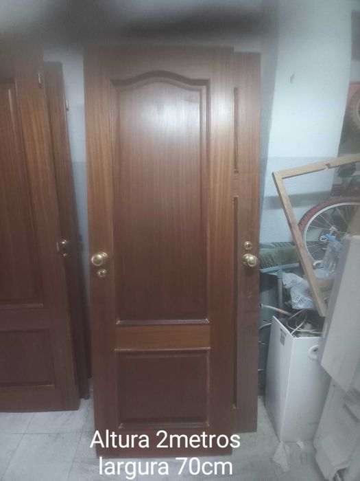 Portas de interior em madeira maciça