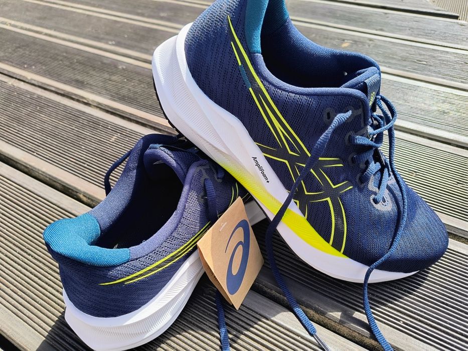 Buty Asics versablast 4 roz 44,5 nowe
