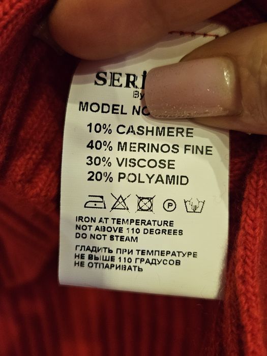 Червоний светр Serianno M, L