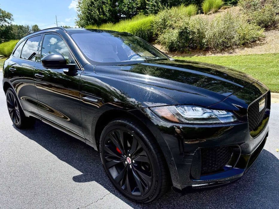 Jaguar F-PACE S      2018