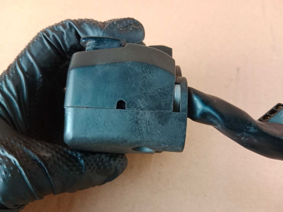 Kawasaki Z1000 SX Przełącznik Lewy Świateł Kierunkowskazów 10-16