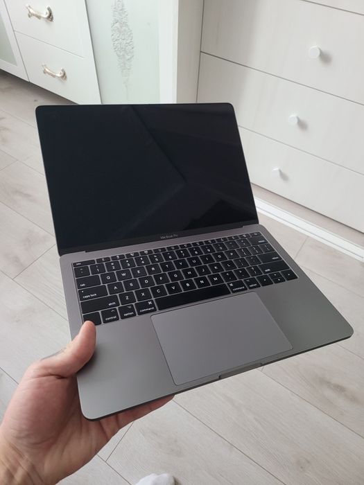 Mackbook Pro 2017 A1708 i5/256 Apple новий стан