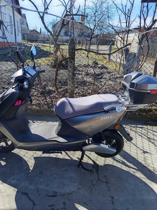 Скутер Електро скутер