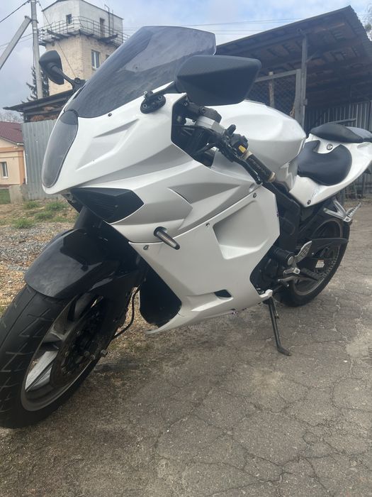 Продам Hyosung GT650R  2010 року