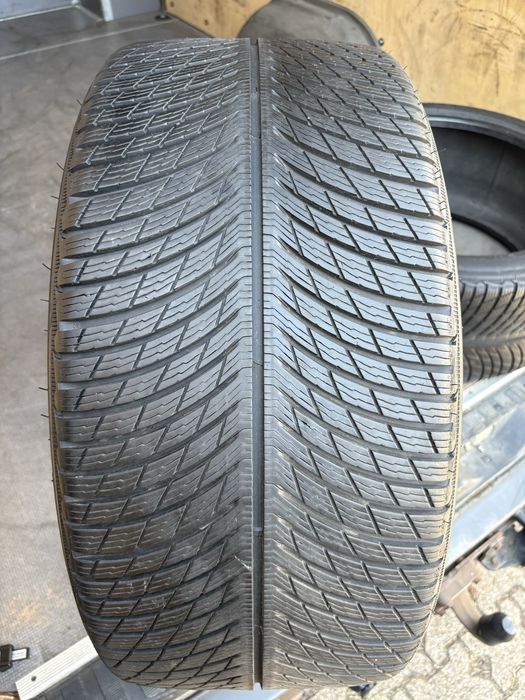 265/40 R22 i 295/35 R22 106V XL Michelin Pilot Alpin5 SUV art.(2642)