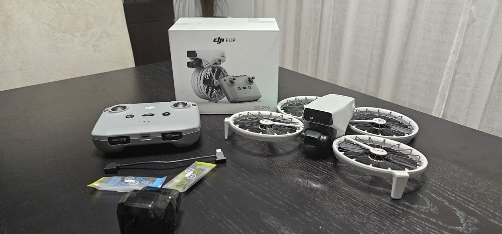 Drone  Dji  flip457409893479239680
