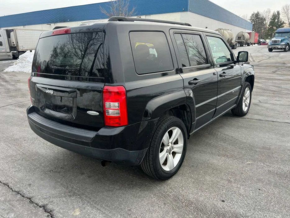 Jeep Patriot Latitude      2014