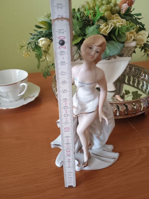 Figurka porcelanowa kolekcjonerska