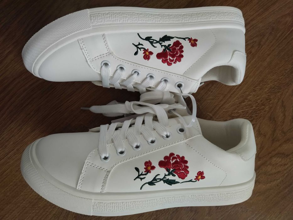 Nowe damskie buty rozmiar 38