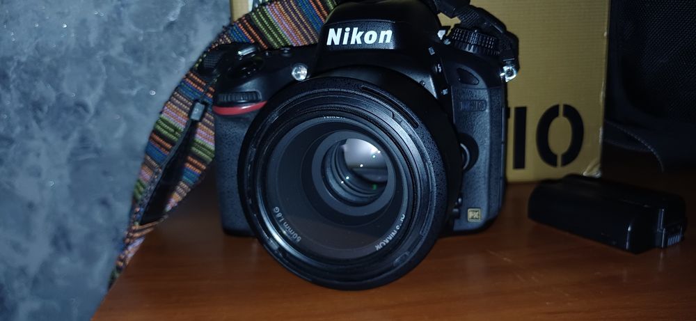Дзеркальна фотокамера  Nicon d610 та  Спалах   Nicon SPEEDLIGHT SB 700