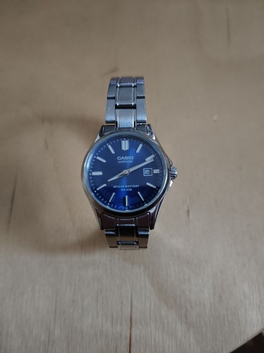 Zegarek Casio Classic LTS-100D-2A2VEF z niebieską tarczą i bransoletą ze stali szlachetnej