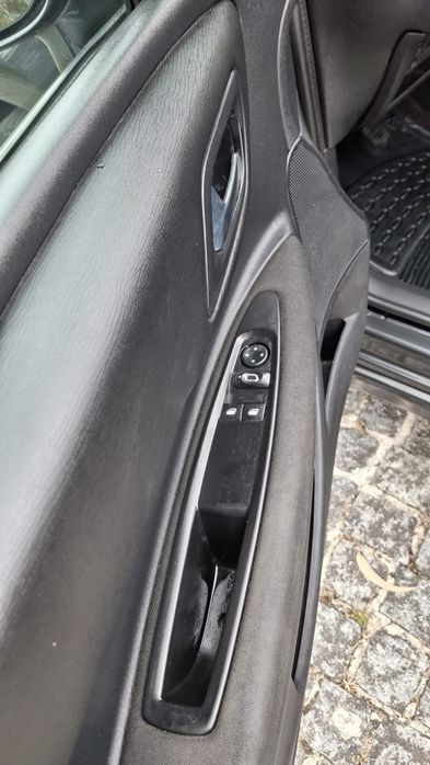 Vendo Citroën C4 VTR Coupé 1.6 Hdi 110CV - 2006 - 3 Portas- 5 Lugares  - Nacional
