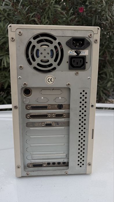 Torre pc antiga bom estado