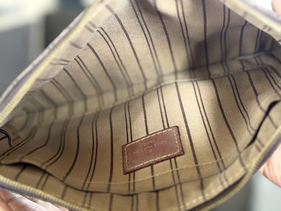 Продам сумка клатч  Louis Vuitton original