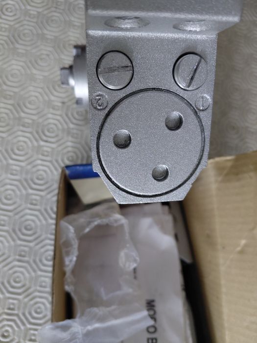 Mola para fechar portas