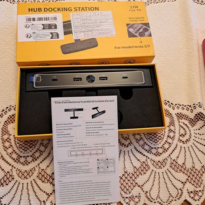 Stacja docelowa z wieloma portami TESLA - MODEL 3/Y