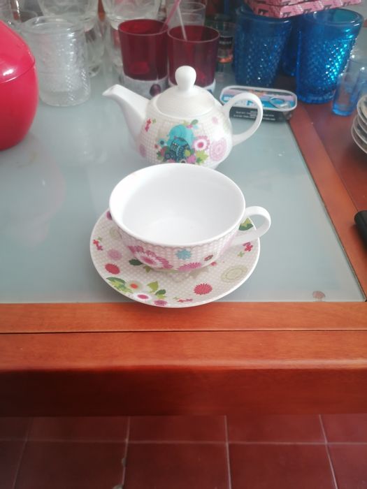 Bule e chavena de chá