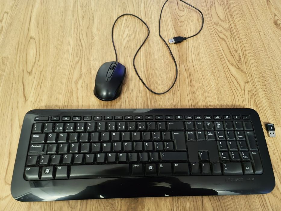 Teclado sem fios e rato