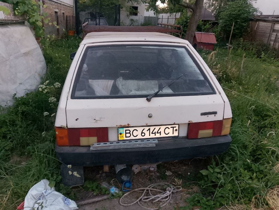 Лада вісімка ,дві машини ТЕРМІНОВО