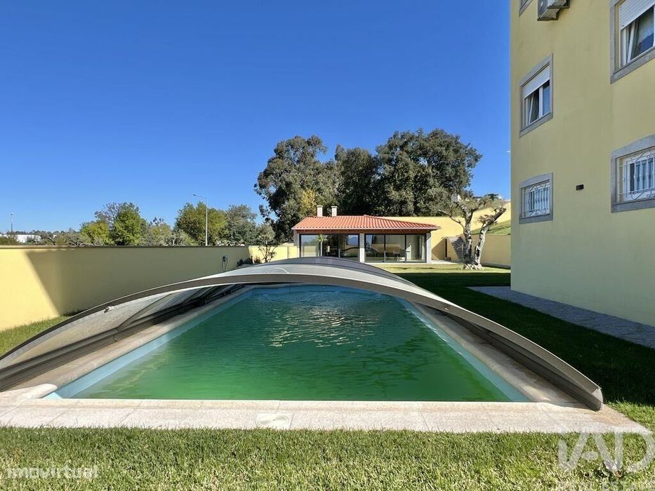 Moradia isolada T5 em Mangualde, Mesquitela e Cunha Alta de 205 m2