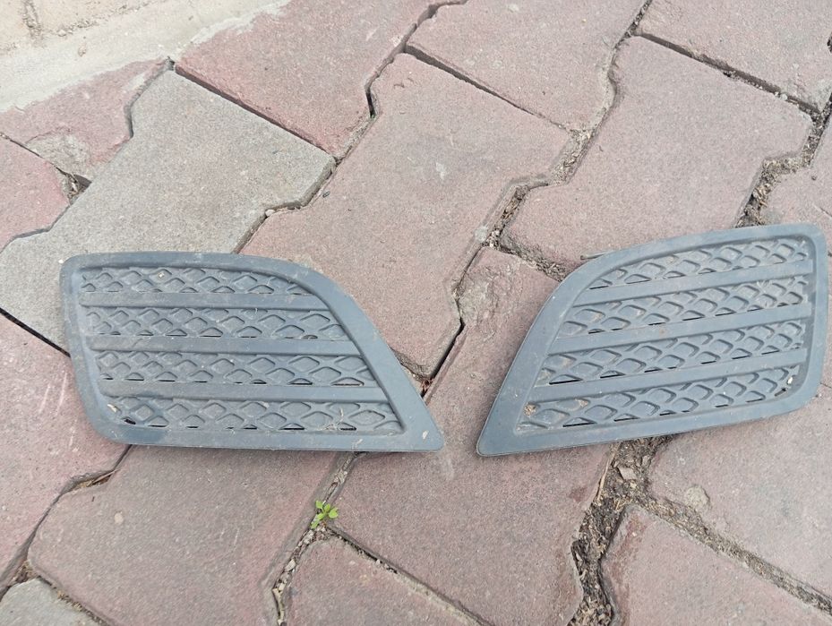 решетка бампера Форд Фиеста